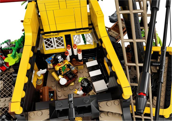 Actual product image LEGO Pirates of Barracuda Bay (21322, LEGO Ideas)