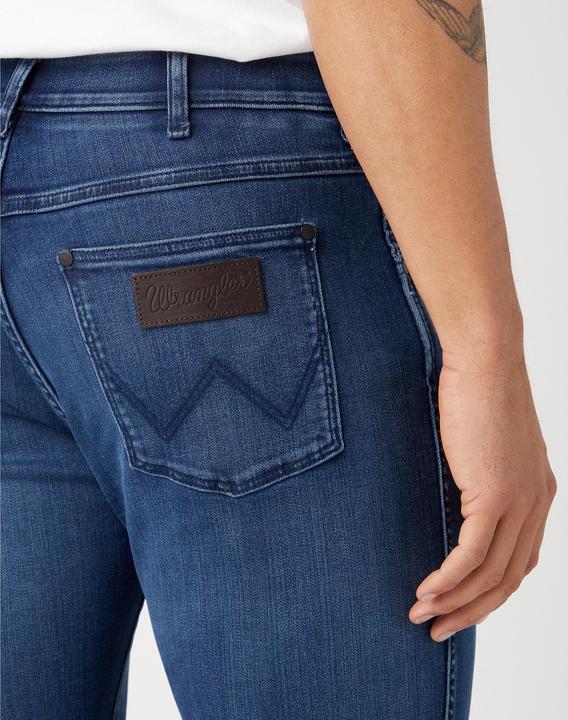 Actual product image Wrangler Slim Fit Larston Jeans (32)