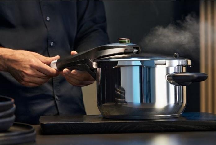Actual product image WMF Perfect Premium (22 cm, Steam cooker, Stainless steel)