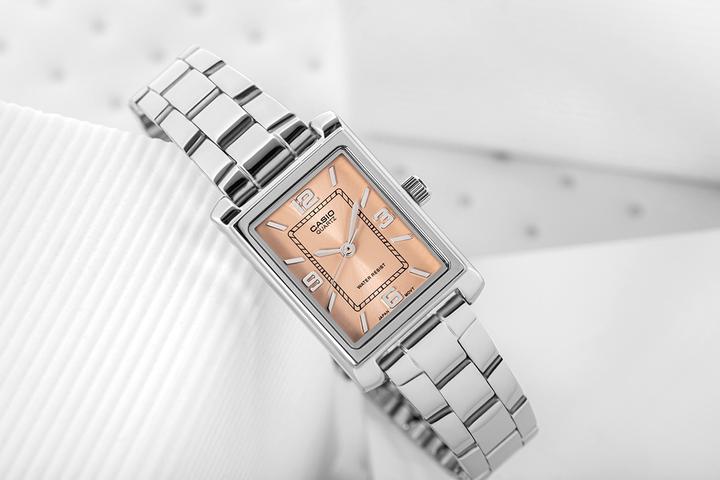 Actual product image Casio Ladies' watch LTP-1234DD-4ADF + BOX