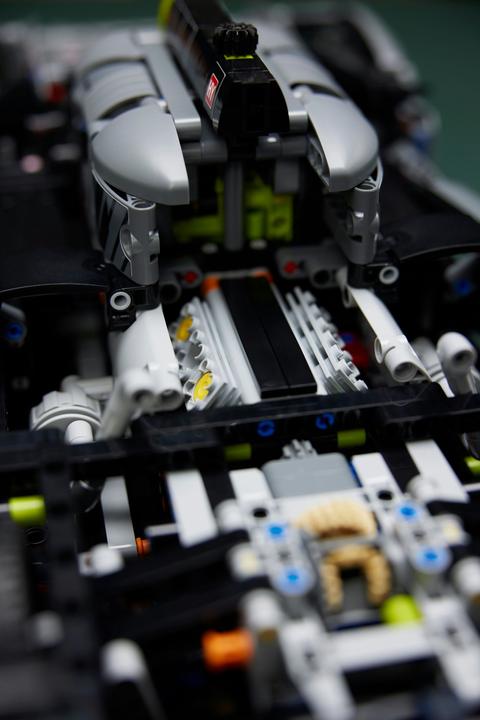 Image du produit LEGO Peugeot 9X8 24H Le Mans Hybrid Hypercar (42156, LEGO Technic)