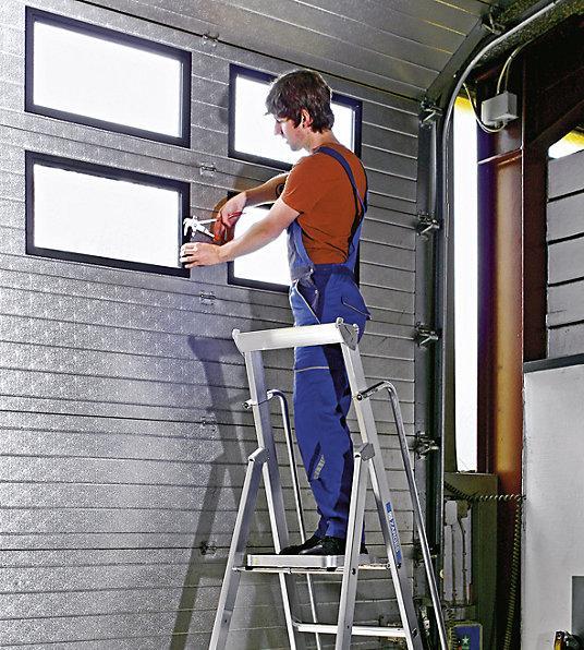 Image du produit Zarges Escabeau en aluminium avec grande plate-forme (Échelle deux plans, 332 cm)