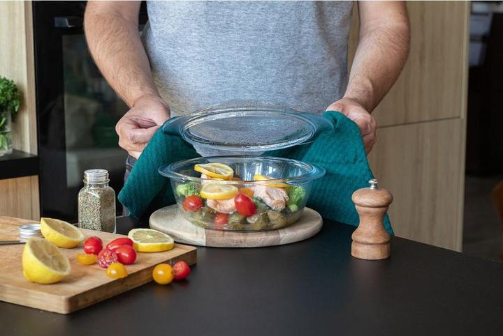 Actual product image Pyrex Classic