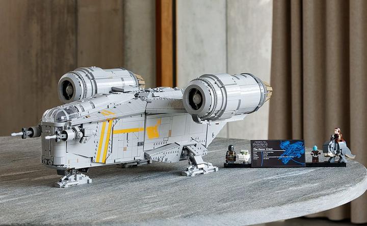 Actual product image LEGO The Razor Crest (75331, LEGO Rare Sets)