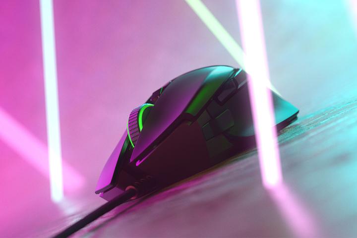 Actual product image Razer Basilisk V2 (Cable)