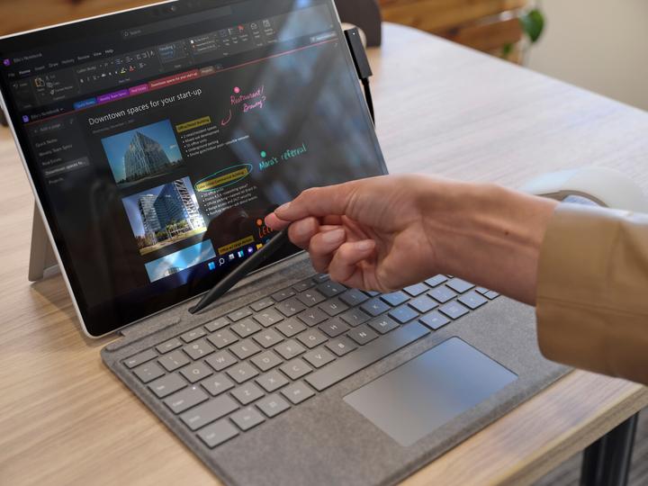 Productafbeelding Microsoft Surface Pro Signature Keyboard (CH)