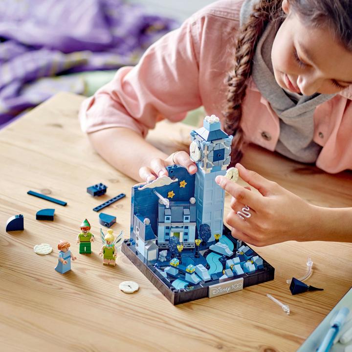 Immagine prodotto LEGO Il volo di Peter Pan e Wendy su Londra della Disney (43232, LEGO Disney)