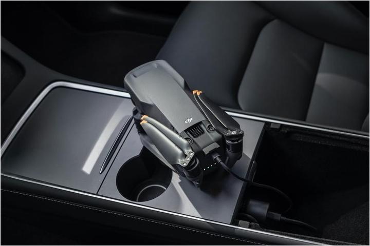 Immagine prodotto DJI Caricabatterie portatile Mavic 3 (Caricabatterie per droni, DJI Mavic 3 Pro Cine, DJI Mavic 3, DJI Mavic 3 Pro, DJI Mavic 3 Cine, DJI Mavic 3 Classic, DJI Avata, DJI Air 3)