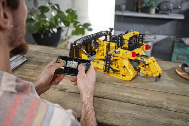 Image du produit LEGO Bulldozer D11 Cat (42131, LEGO Technic)