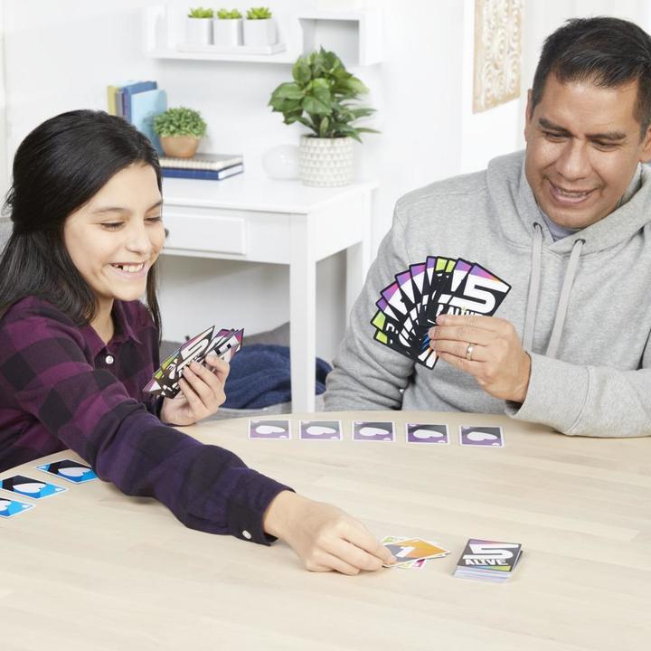 Actual product image Hasbro Gaming Five Alive Card Game (German)