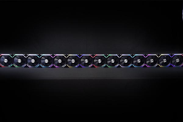 Actual product image Lian-Li UNI FAN SL120 RGB PWM fan, pack of 3 (120 mm, 3 x)