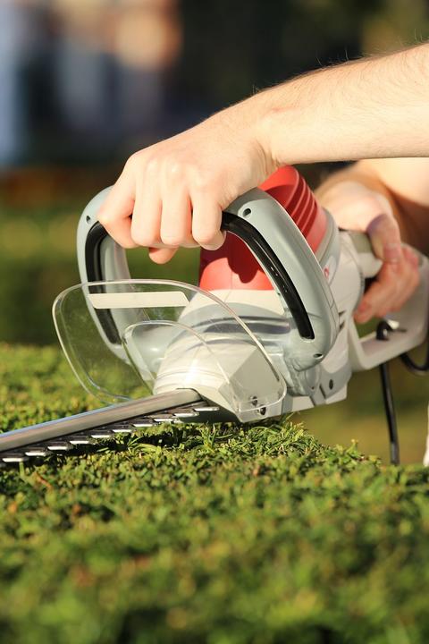 Actual product image Ikra Electric hedge trimmer 650 watts Mogatec IHS 650 (Electric hedge trimmer)