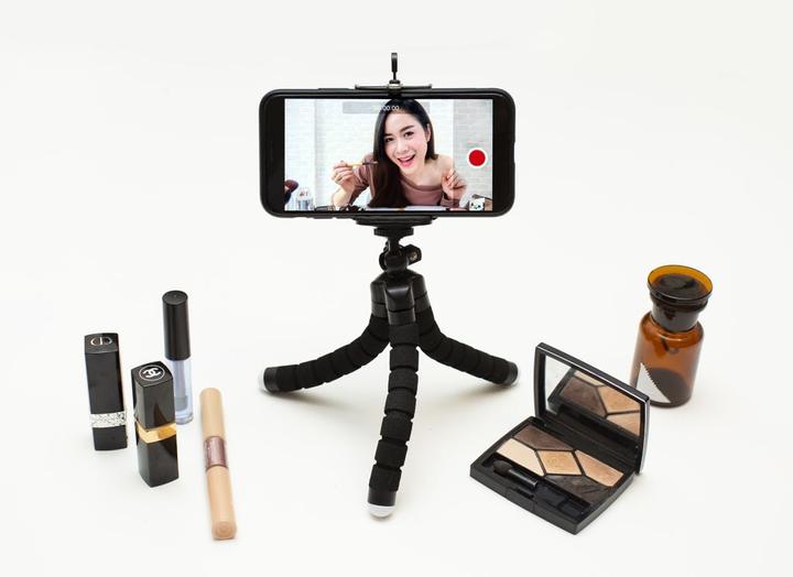 Actual product image Kikkerland Smartphone Tripod (Foam material, Fabric, Plastic)