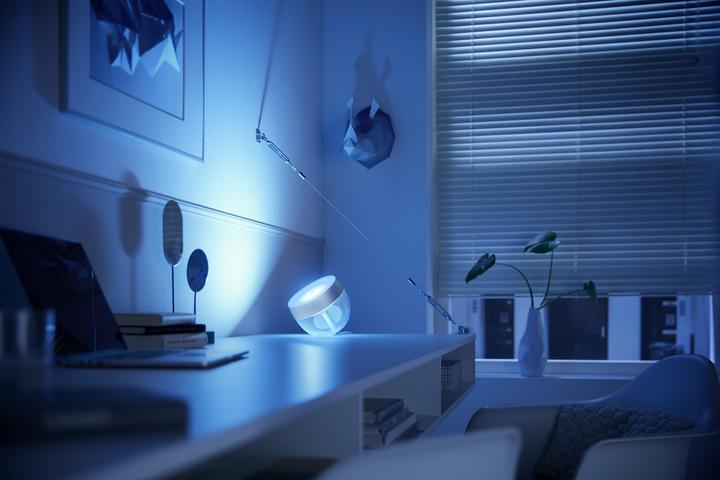 Produktbild Philips Hue Iris (570 lm)