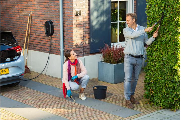 Actual product image Ratio Electric Charging station solar 11 - 22 kW, type 2, WLAN/LAN/BT, 7.5 m (Type 2, 22 kW, 32 A, Hard wired)