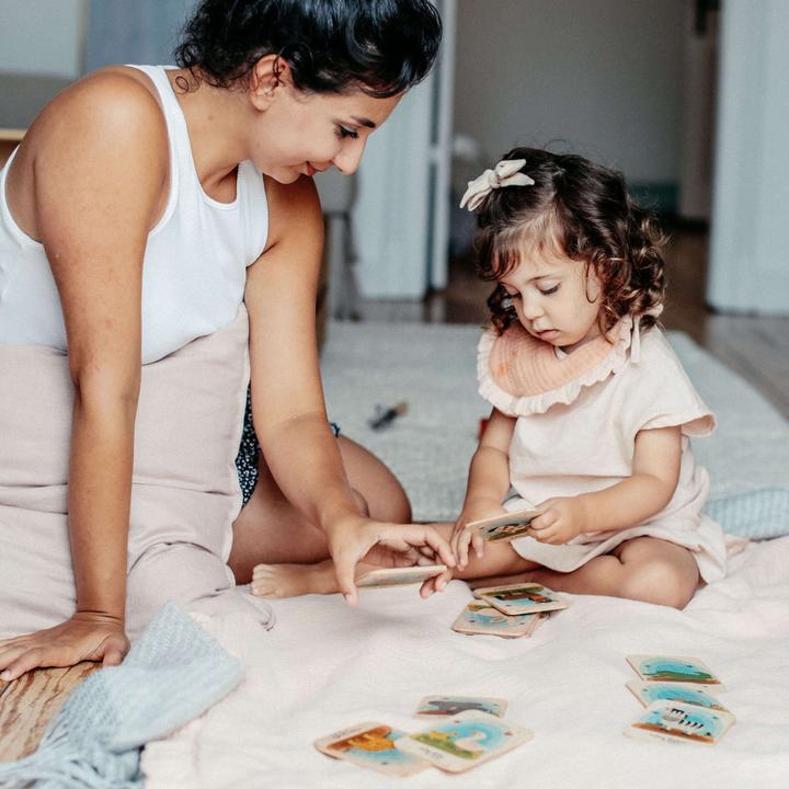 Actual product image Activity Board Bilingual wooden flashcards (German - English), learn languages in a playful and fun way. (English, German)