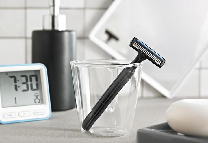 Actual product image Bic Disposable razor Action3
