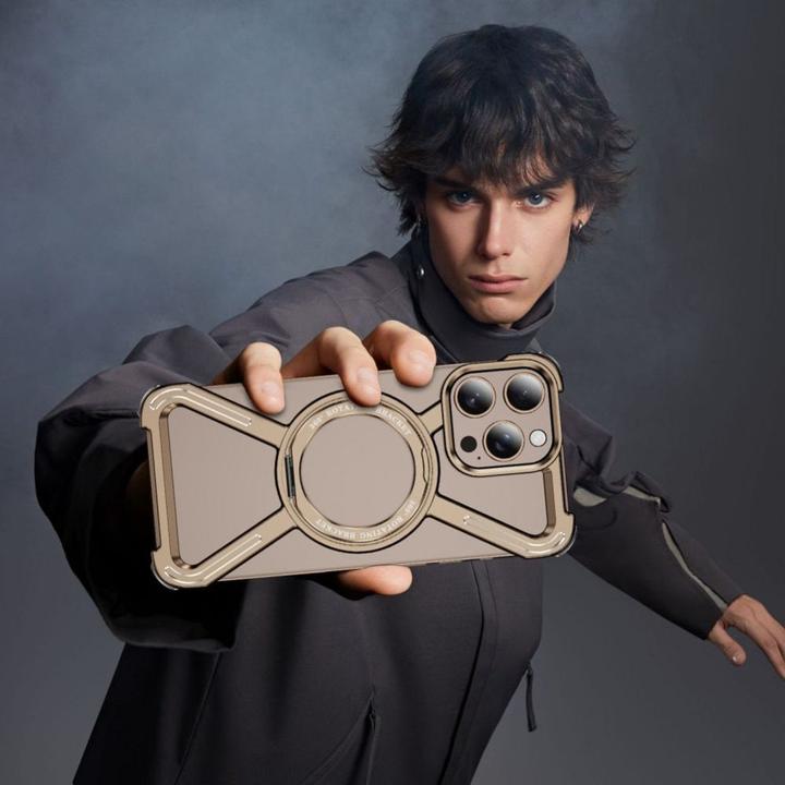 Produktbild Etuui Rückwandabdeckung OEM Case TITANIUM Escort für IPHONE 15 desert gold