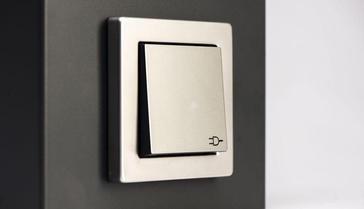 Produktbild CMD LED-Wegeleuchte anthrazit 3000K 18W IP44 66/ST mit Steckdose (2070 lm, 2G11, IP44)