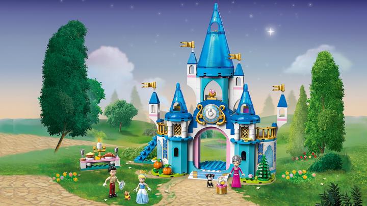 Actual product image LEGO Cinderella's castle (43206, LEGO Disney)