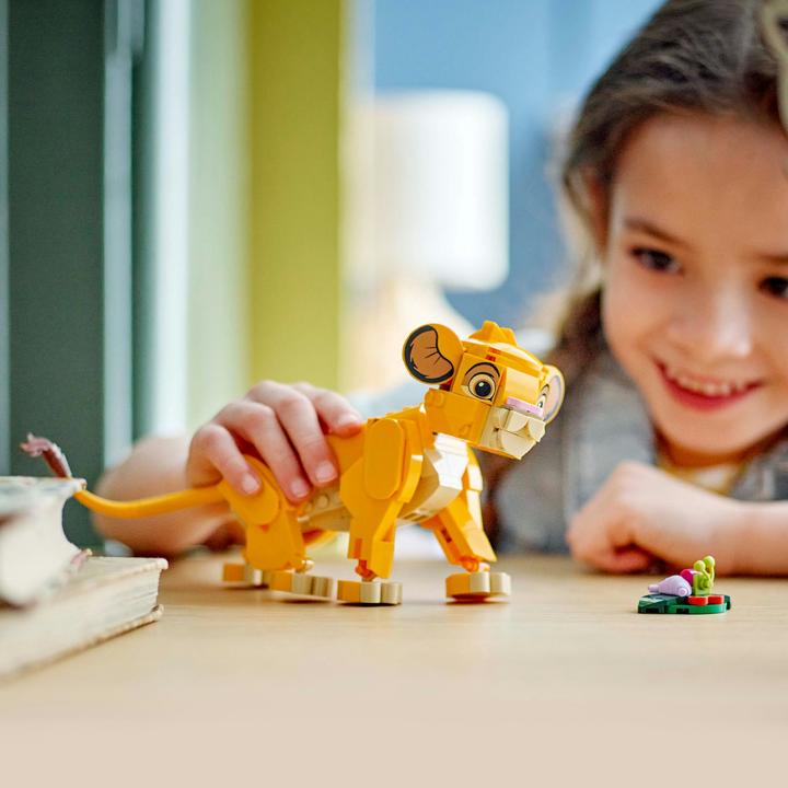 Actual product image LEGO 43243 Simba, the king's lion cub (43243, LEGO Disney)