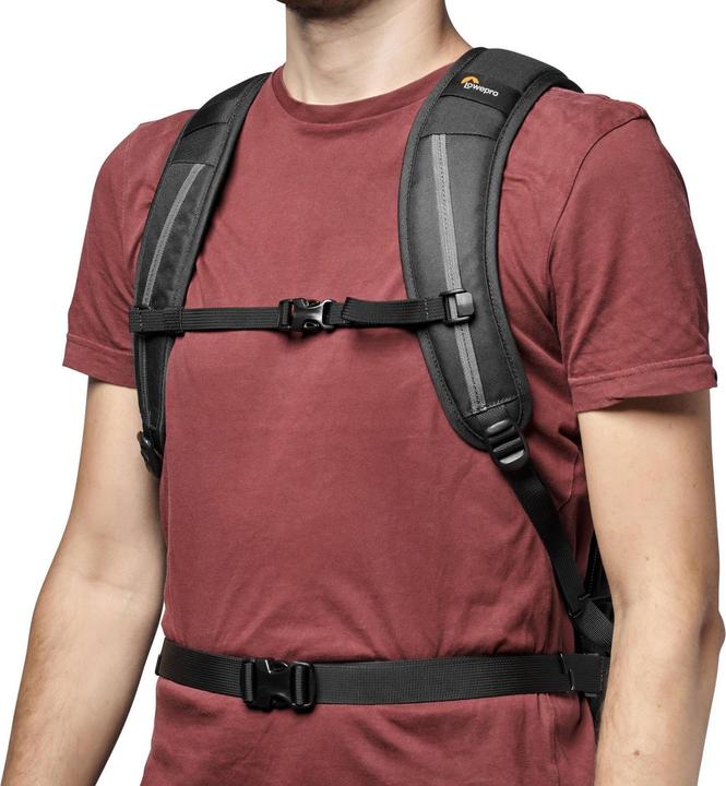 Actual product image Lowepro Flipside BP 300 AW III (Photo backpack, 17 l)