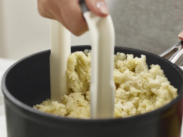 Produktbild Joseph Joseph Easy-Mash Ergonomischer Kartoffelstampfer - Weiss