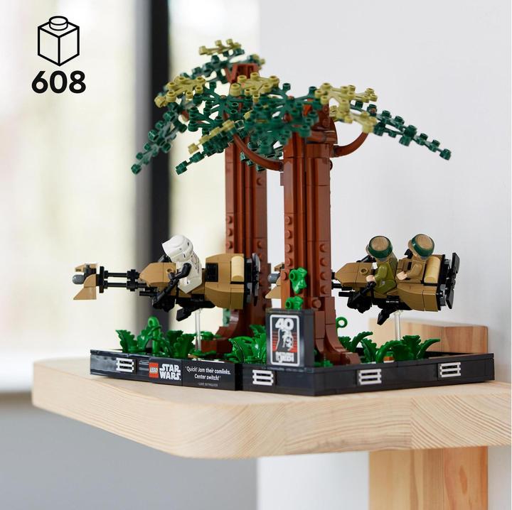 Actual product image LEGO Chase on Endor - Diorama (75353, LEGO Star Wars)