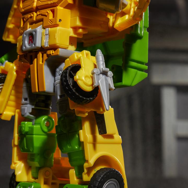 Actual product image Hasbro Transformers x Teenage Mutant Ninja Turtles Party Wallop