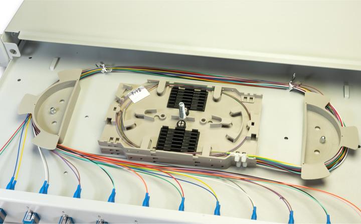 Produktbild Lightwin LWL Spleissbox, 24 Fasern, 12x DSC Multimode, 50/125µm OM3 Pigtail Spleissboxen (1.50 m)