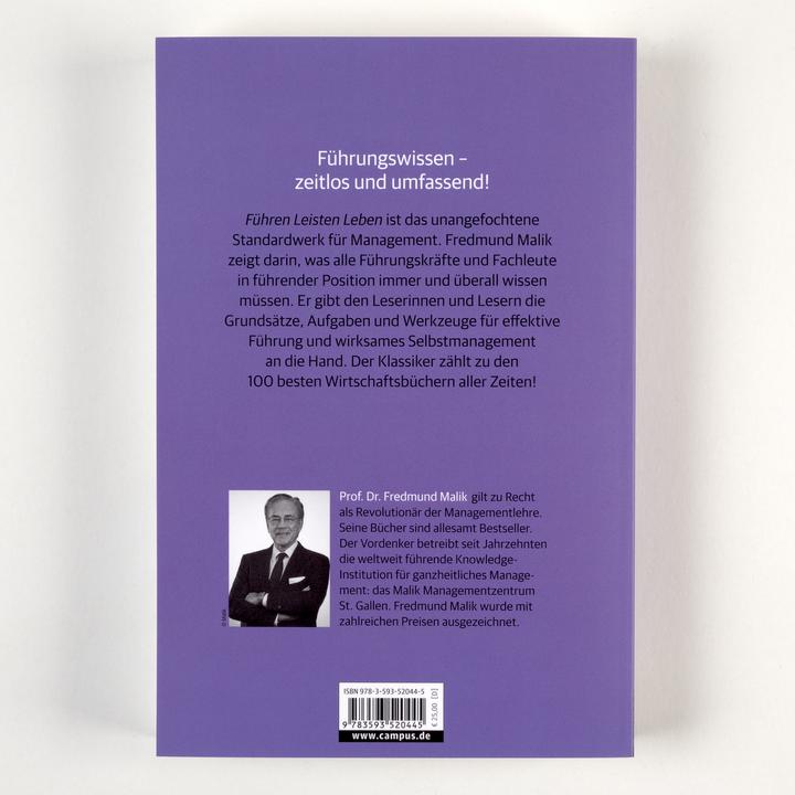 Actual product image Führen Leisten Leben (German, Fredmund Malik, 2025)