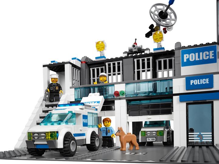 Image du produit LEGO Commissariat de police (7498, LEGO City)