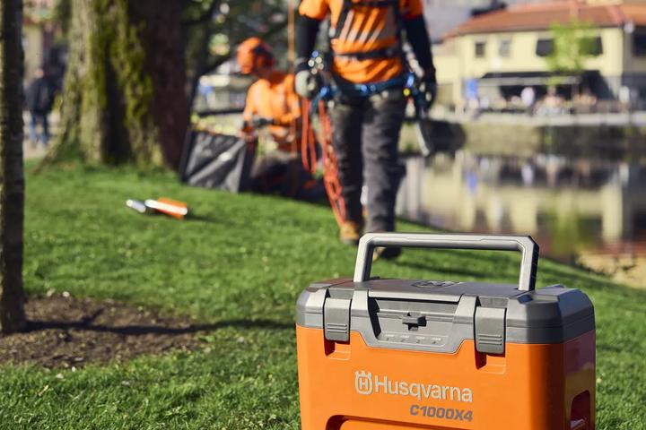 Produktbild Husqvarna Multi-Rack-Ladegerät 40-C1000X4 (36 V)