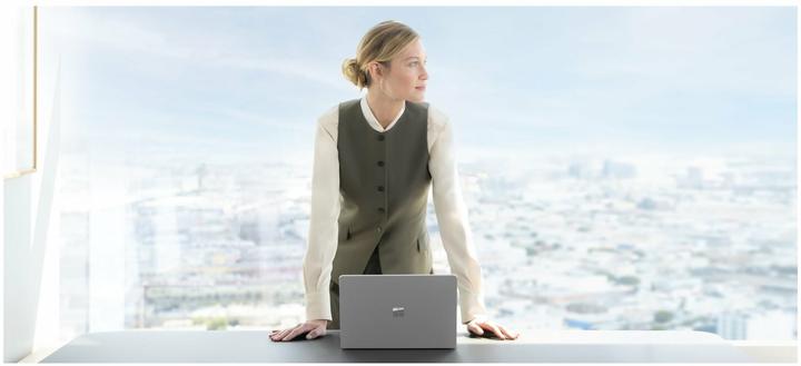 Actual product image Microsoft Surface Laptop 7th Edition (Intel) for business - Copilot+ PC (15", Intel Core Ultra 7 266V, 16 GB, 256 GB, CH)