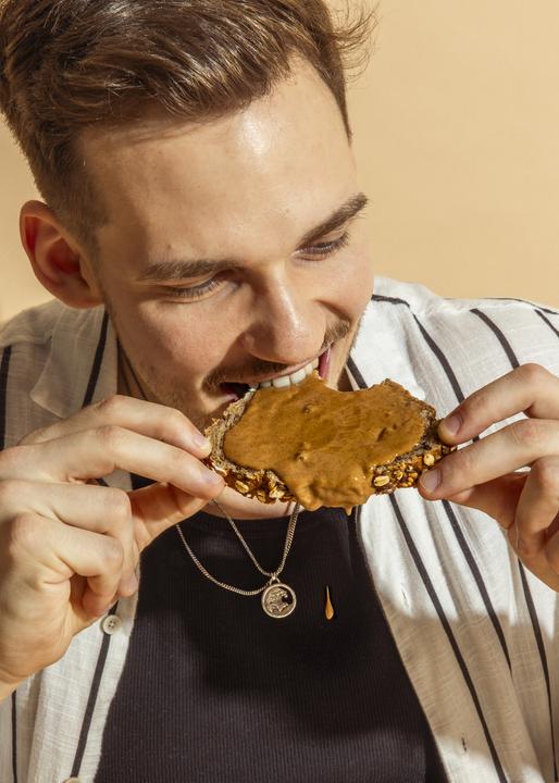 Produktbild KoRo Mandelmus aus ungeschälten und gerösteten Mandelkernen (5000 g)
