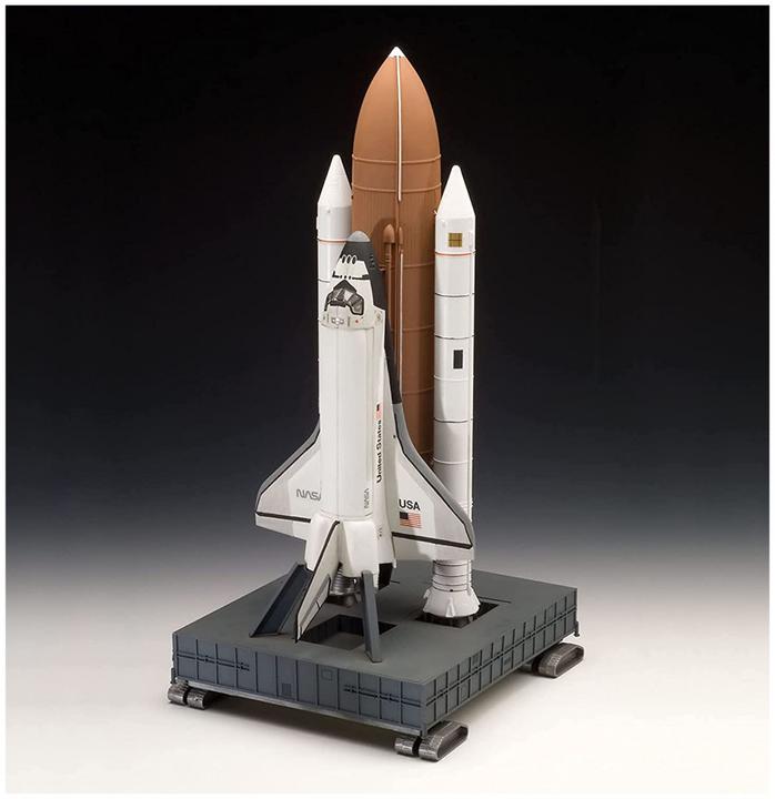 Actual product image Revell Space Shuttle Discovery and Booster Rockets