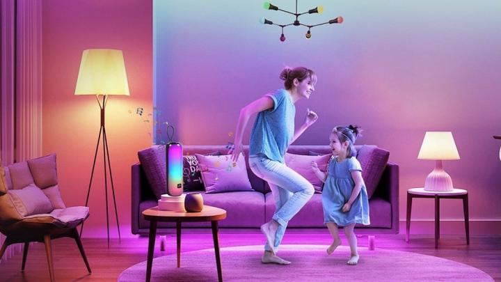 Actual product image Technaxx MusicMan Portable Bluetooth Speaker with RGB Disco Lights, FM Radio, USB & MicroSD Playback, 1800mAh (4 h)