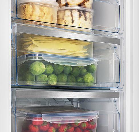 Produktbild Amica Kühlgefrierkombination KGC 15493 W BxHxT 54.5 x 180 x 59 cm Kühlteil 180 l Gefrierteil 70 l (250 l)