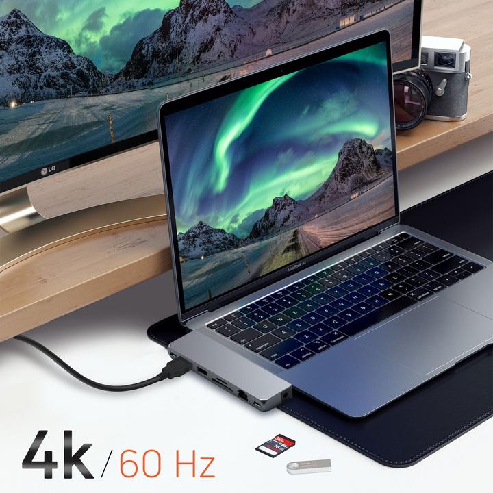 Actual product image Satechi Pro Hub Max (USB-C, 8 Ports)