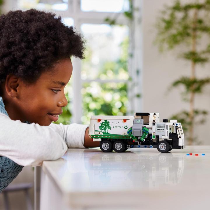 Actual product image LEGO 42167 Mack® LR Electric Garbage Truck (42167, LEGO Technic)