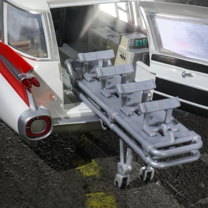Immagine prodotto Hasbro Ghostbusters Plasma Series Fahrzeug Ecto-1 (1984)