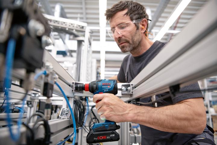 Image du produit Bosch Professional Clé à chocs sans fil GDX 18V-210 C (Fonctionnement sur batterie)