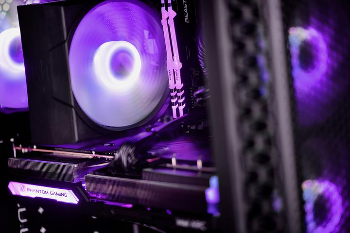 Immagine prodotto Action Actina 5500 (AMD Ryzen 5 5500U, 16 GB, 1000 GB, Radeon RX 6600)