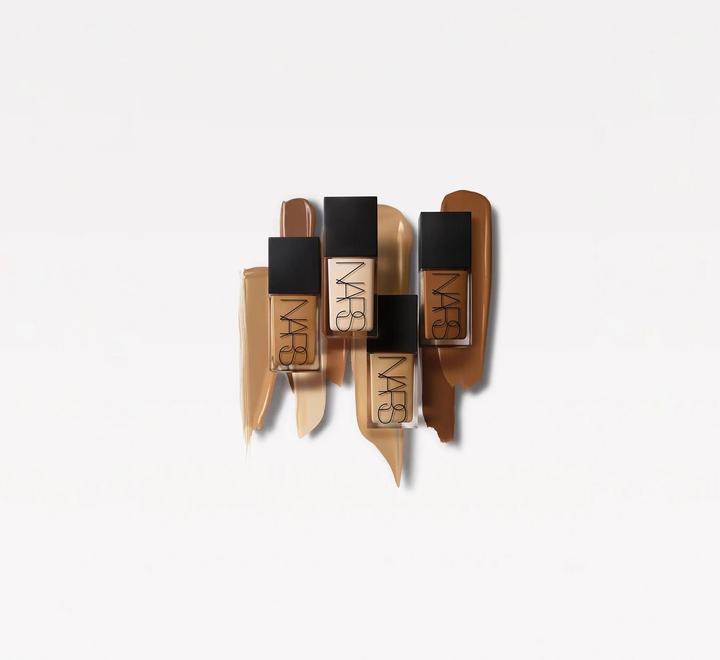Immagine prodotto NARS Cosmetics Fondazione che riflette la luce (Siracusa)
