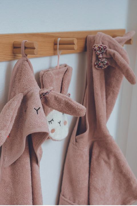 Actual product image Kikadu Bathrobe Rabbit rosé size 5-6 (GOTS)-org