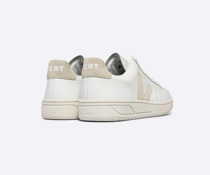 Actual product image Veja V-12 (45)