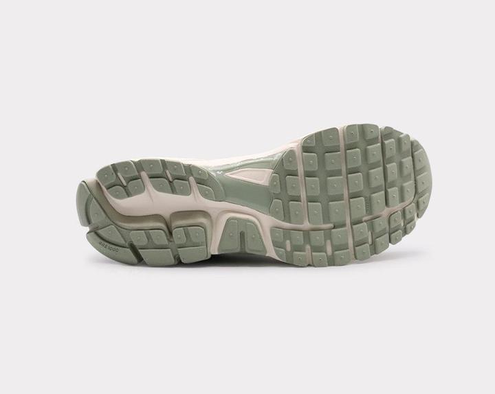 Actual product image Nike Zoom Vomero 5 (44.5)
