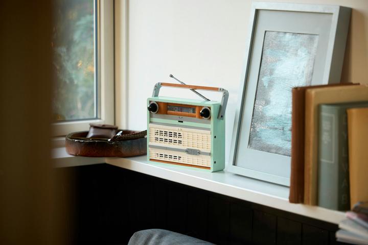 Productafbeelding LEGO Retro draagbare radio (10334, LEGO Icons, LEGO Zeldzame Sets)