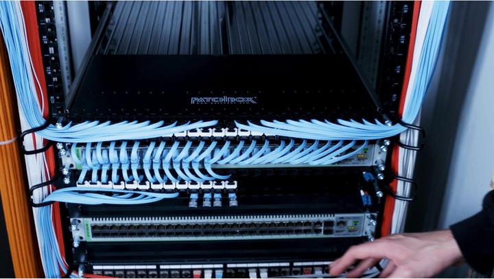 Produktbild PATCHBOX Plus+ 19", Singlemode LC-SC (CAT6, 1.70 m)