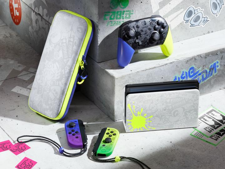Actual product image Nintendo Case & Protective Film - Splatoon 3 Edition (Switch OLED)